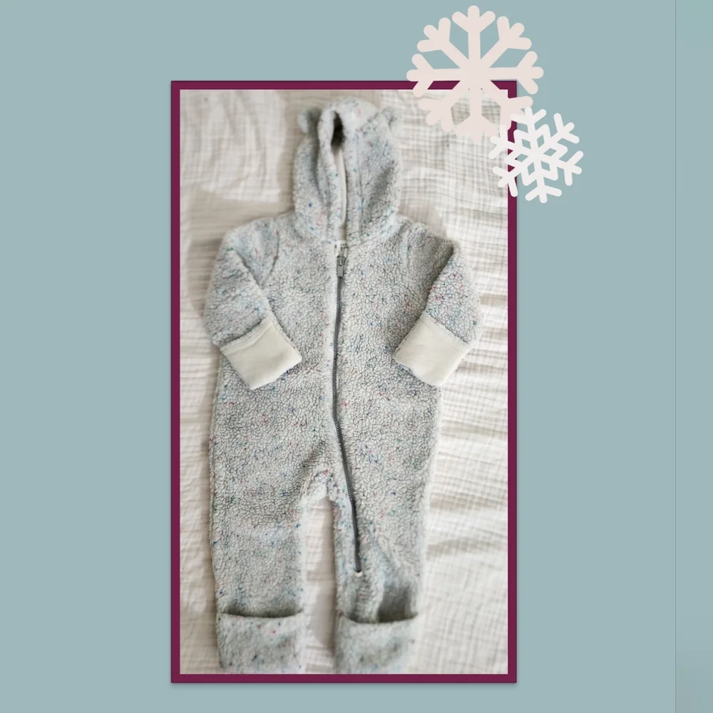 GAP Fuzzy Gray One Piece snowsuit Bunting Size 3-6 Mos